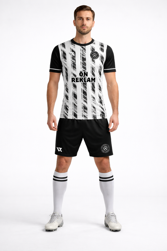 Siyah Beyaz Kişiye Özel Futbol Forması